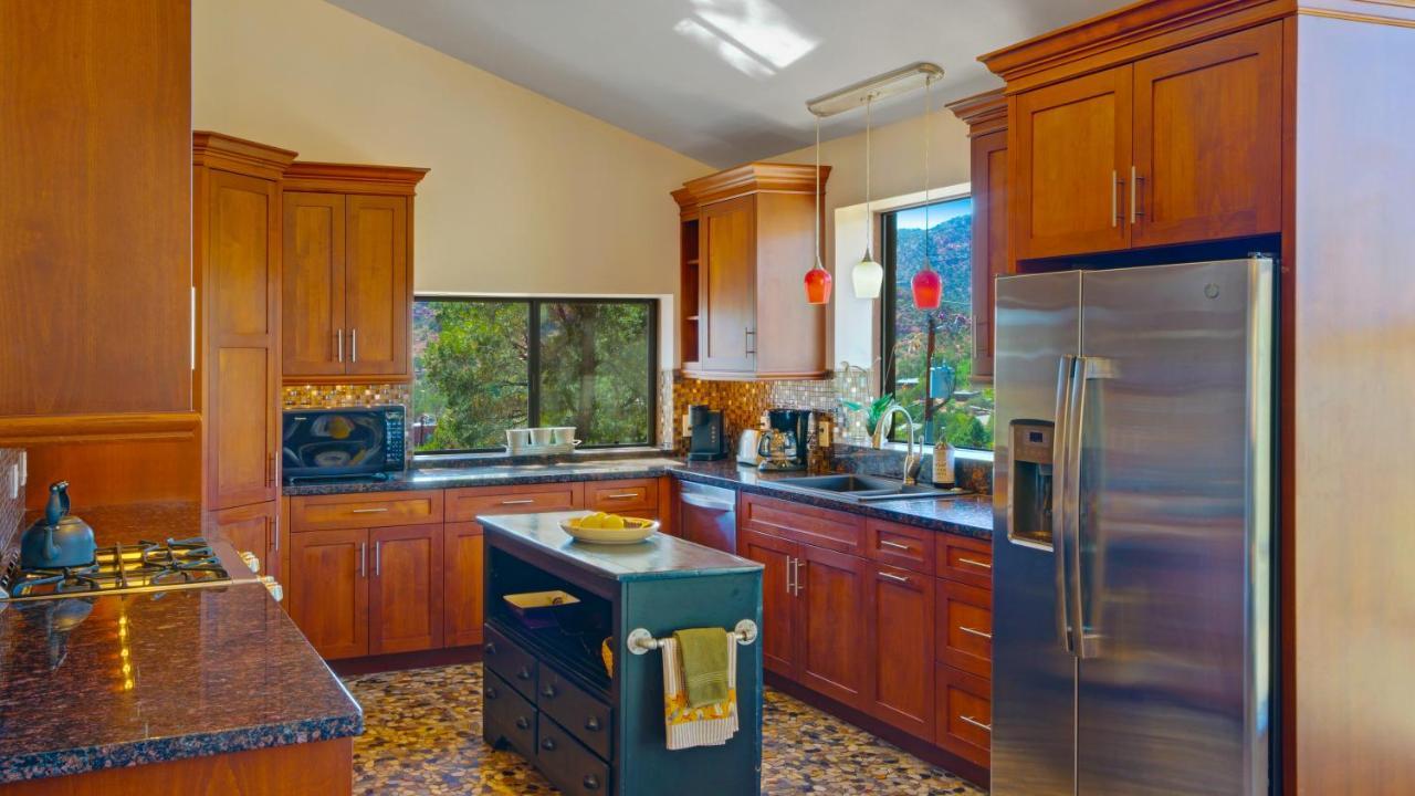 Walk 2 Trails! Pet Friendly! Stunning Views! Villa Седона Екстериор снимка